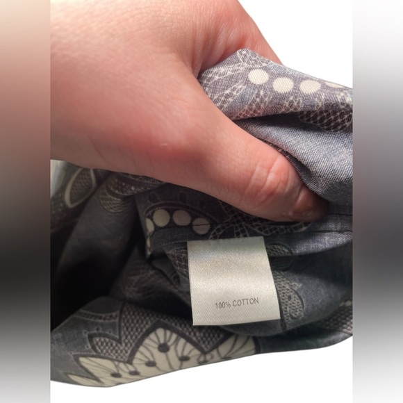 Tucker NYC Navy Paisley Blouse 100% Cotton Size Small - Picture 5 of 7